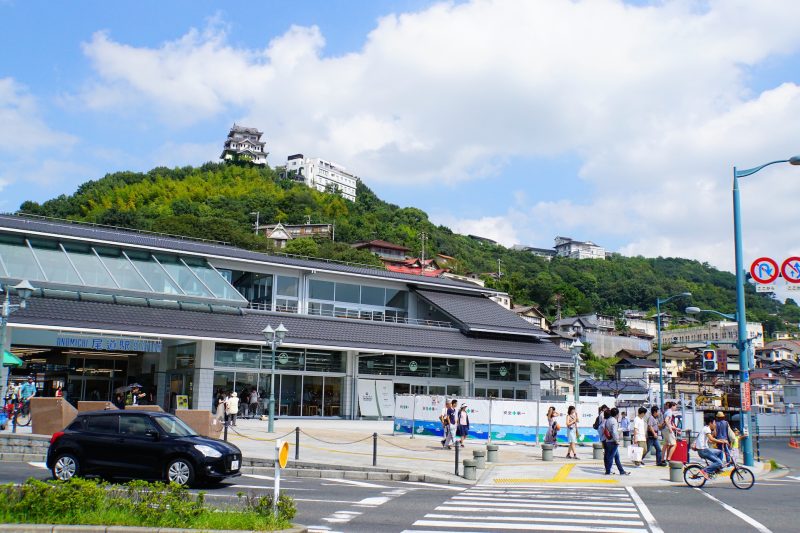 尾道駅と城